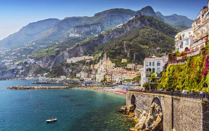 Amalfi an der berühmten Amalfiküste, Italien