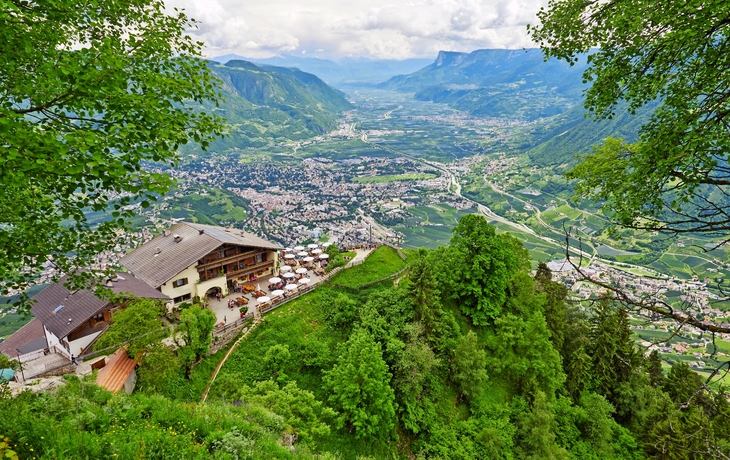 Blick ins Etschtal vom Meraner Höhenweg