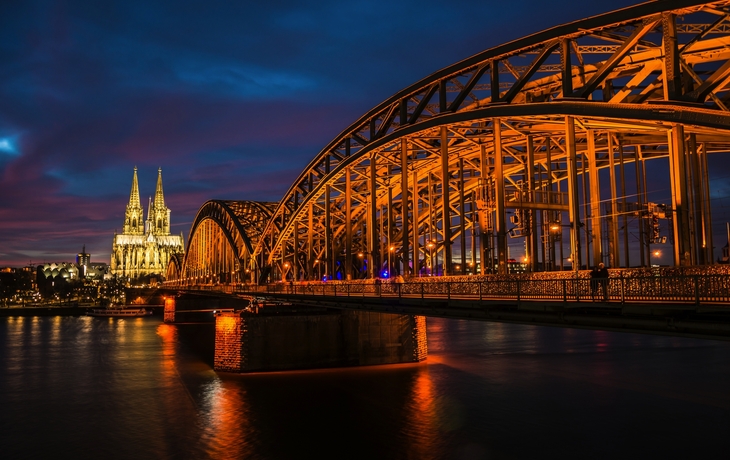 Kölner Dom bei Nacht