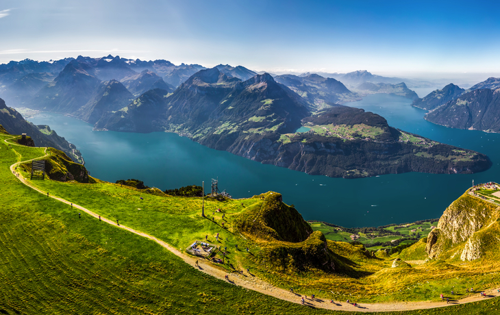 Aussicht auf den Vierwaldstättersee mit Rigi und Pilatus