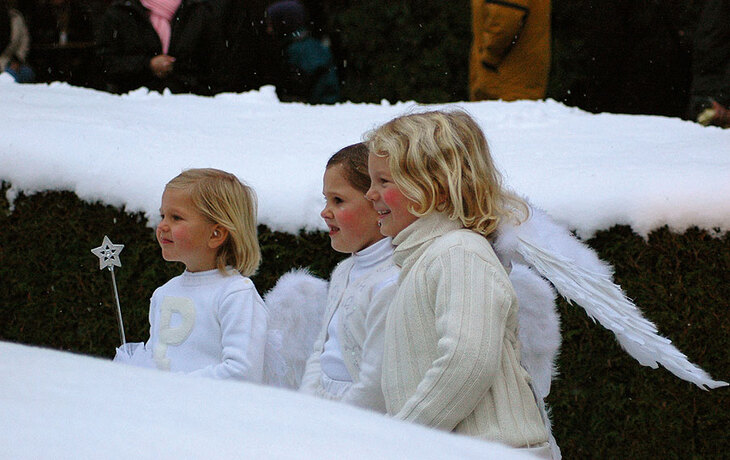 3 Kinder als Engel, Schloss