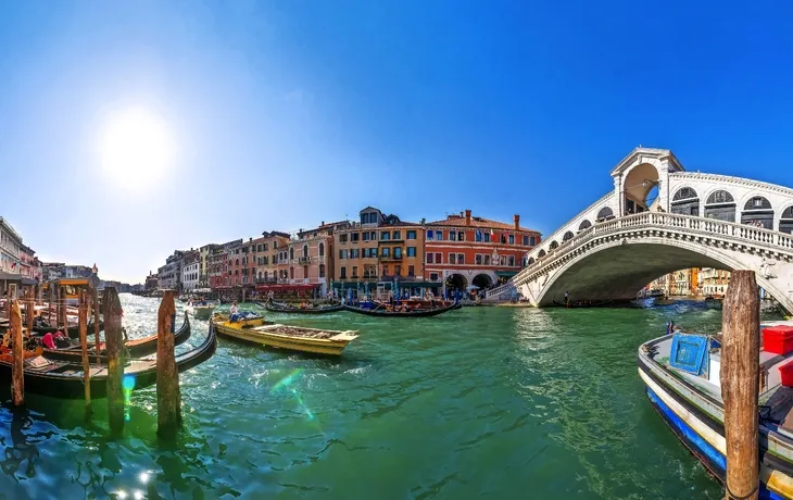 Rialtobrücke in Venedig, Italien