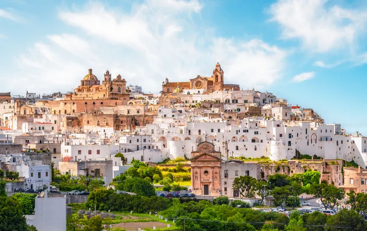 Skyline der weißen Stadt Ostuni