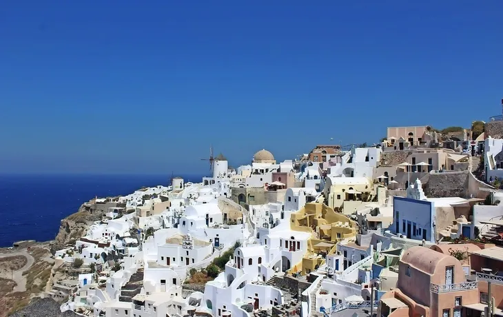 Santorini im Ägäischen Meer in Griechenland