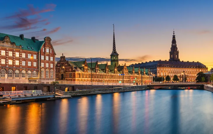 Nachtpanorama der Skyline von Kopenhagen